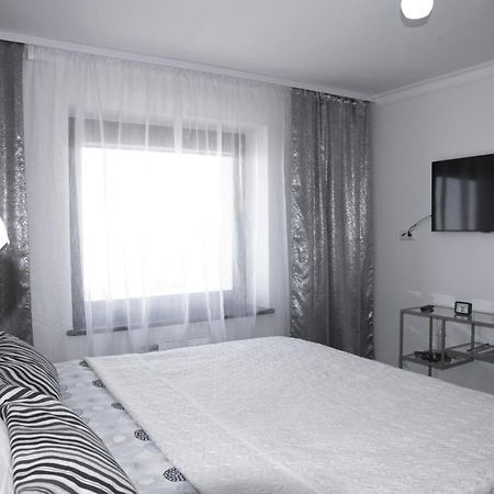 Lyra63 Large 80Sq M Top 14 Floor Szawle Zewnętrze zdjęcie